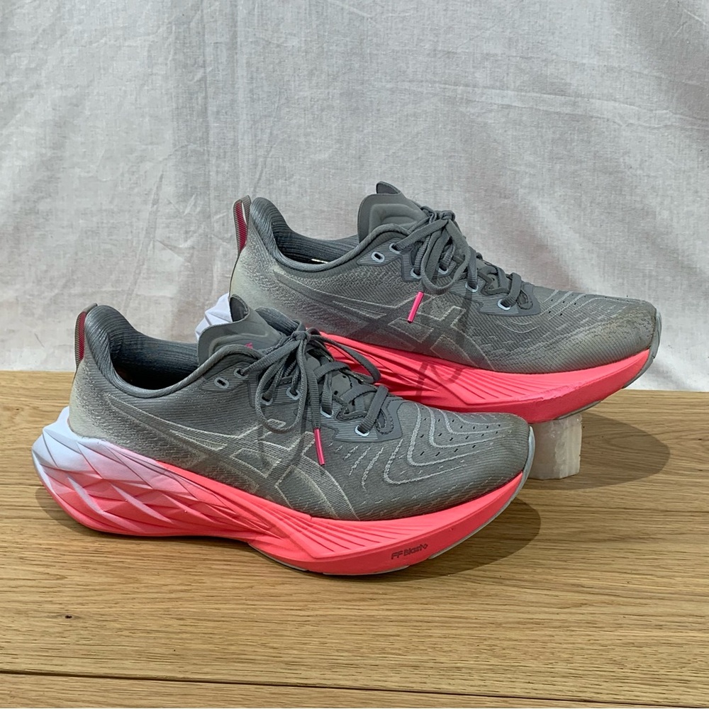 Asics Novablast 4 Sheet Rock/White/Pink Running Shoes Women’s Size 10 - Picture 2 of 10